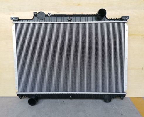Véhicule utilitaire lourd en plastique en aluminium de Dongfeng Tianjin de radiateur de camion