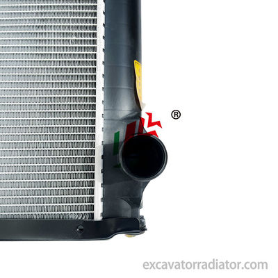 Guangzhou ISUZU Mixer Truck Radiateur réservoir d'eau de refroidissement Assemblage de béton Système de mélange et de refroidissement