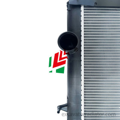 ISUZU mélangeur radiateur réservoir d'eau moteur mélangeur de béton camions pièces détachées fabricant vente directe
