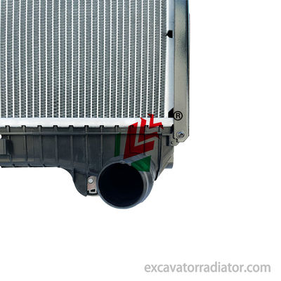 Système de refroidissement du moteur du véhicule lourd Réservoirs en plastique de noyau en aluminium Oe 2433149 2439720 2439722 Pour SCANIA Truc