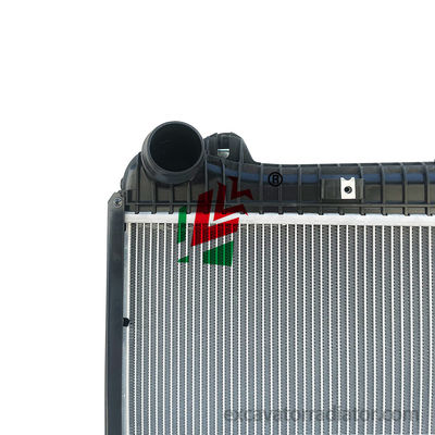 Système de refroidissement du moteur du camion du noyau en aluminium réservoirs en plastique Oe 2308143 2278174 2454028 Pour SCANIA Truc