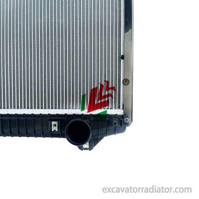 Système de refroidissement du moteur du camion du noyau en aluminium réservoirs en plastique Oe 2308143 2278174 2454028 Pour SCANIA Truc