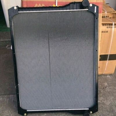 Hino rangées du réservoir d'eau de radiateur de camion lourd de 700 E13C/P11C deux