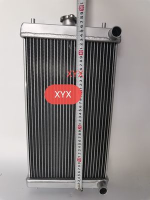 Ensemble de réservoir d'eau de radiateur d'excavatrice Komatsu PC20 | Système de refroidissement robuste | Pièce de rechange OEM