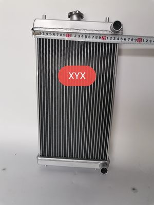 Ensemble de réservoir d'eau de radiateur d'excavatrice Komatsu PC20 | Système de refroidissement robuste | Pièce de rechange OEM