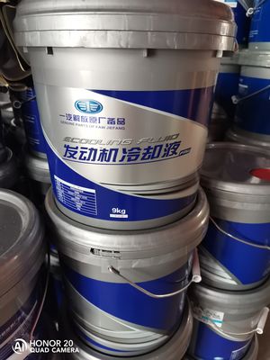 Le liquide réfrigérant de moteur, les produits sont tout l'antigel du facteur original
